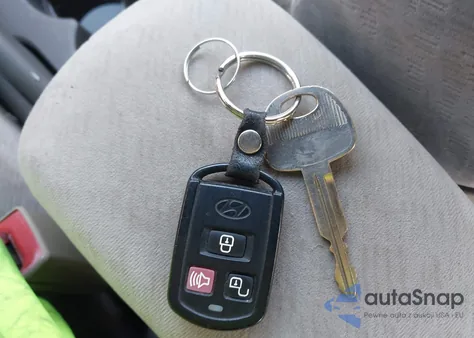 2005 Hyundai Elantra Gls/Gt from USA, damaged, VIN KMHDN46D55U149813